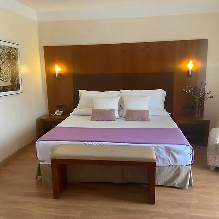 Montera Plaza Hotel Los Barrios