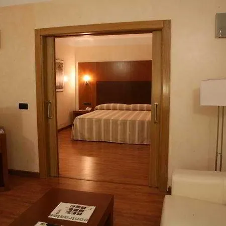 Hotel Montera Plaza 4*